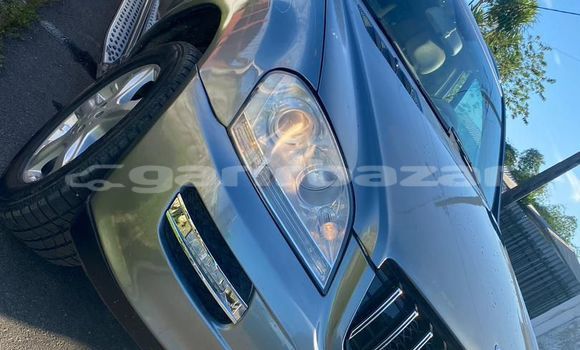 Buy Used Mercedes‒Benz ML–Class Silver Car in Douala in Littoral Cameroon