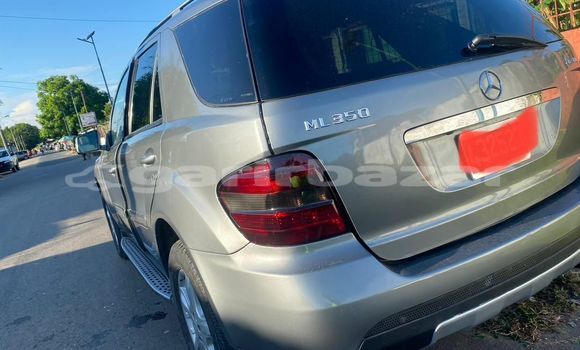 Acheter Occasion Voiture Mercedes‒Benz ML–Class Gris à Douala, Littoral Cameroon Acheter Occasion Voiture Mercedes‒Benz ML–Class Gris à Douala, Littoral Cameroon