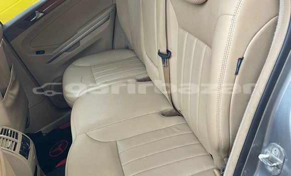 Acheter Occasion Voiture Mercedes‒Benz ML–Class Gris à Douala, Littoral Cameroon Acheter Occasion Voiture Mercedes‒Benz ML–Class Gris à Douala, Littoral Cameroon