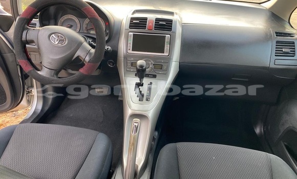 Sayi Sabo Toyota Auris Azurfa Mota in Douala a Ƙasar Kamaru Sayi Sabo Toyota Auris Azurfa Mota in Douala a Ƙasar Kamaru