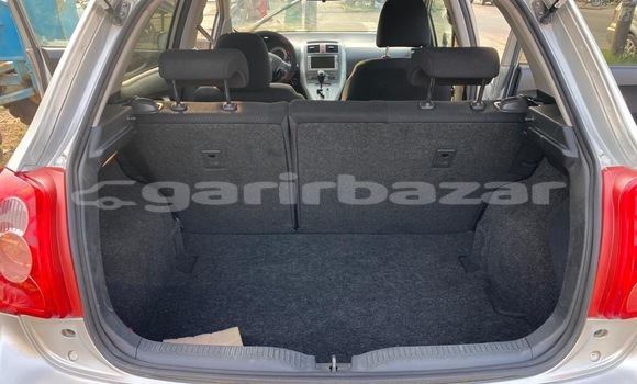 Sayi Sabo Toyota Auris Azurfa Mota in Douala a Ƙasar Kamaru Sayi Sabo Toyota Auris Azurfa Mota in Douala a Ƙasar Kamaru