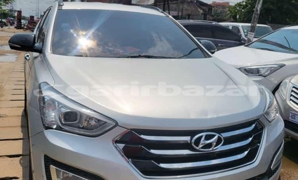 Sayi Sabo Hyundai Santa Fe Sauran Mota in Douala a Ƙasar Kamaru