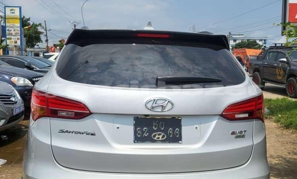 Sayi Sabo Hyundai Santa Fe Sauran Mota in Douala a Ƙasar Kamaru Sayi Sabo Hyundai Santa Fe Sauran Mota in Douala a Ƙasar Kamaru