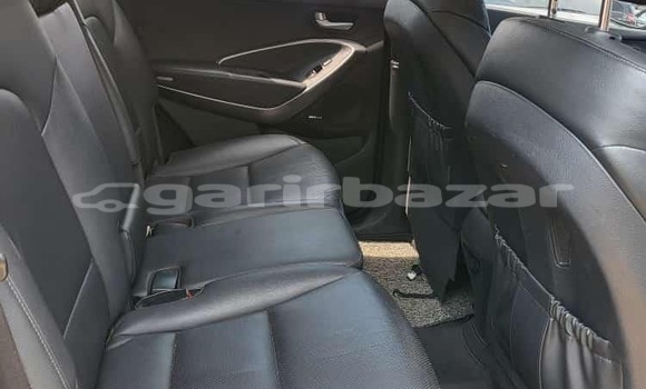 Sayi Sabo Hyundai Santa Fe Sauran Mota in Douala a Ƙasar Kamaru Sayi Sabo Hyundai Santa Fe Sauran Mota in Douala a Ƙasar Kamaru