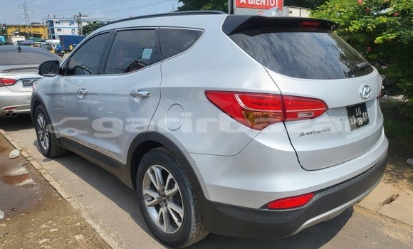 Sayi Sabo Hyundai Santa Fe Sauran Mota in Douala a Ƙasar Kamaru Sayi Sabo Hyundai Santa Fe Sauran Mota in Douala a Ƙasar Kamaru