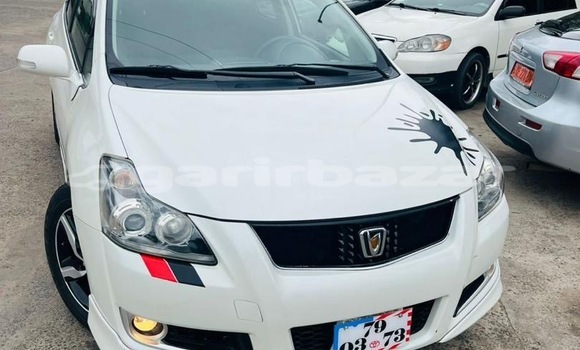 Acheter Occasion Voiture Toyota Blade Blanc à Douala, Littoral Cameroon
