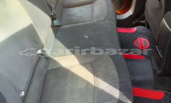 Sayi Na hannu Nissan Rogue Red Mota in Douala a Ƙasar Kamaru Sayi Na hannu Nissan Rogue Red Mota in Douala a Ƙasar Kamaru