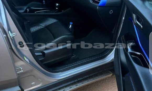 Acheter Neuf Voiture Toyota C-HR Gris à Yaoundé, Central Cameroon Acheter Neuf Voiture Toyota C-HR Gris à Yaoundé, Central Cameroon