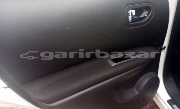 Sayi Na hannu Nissan Rogue White Mota in Douala a Ƙasar Kamaru Sayi Na hannu Nissan Rogue White Mota in Douala a Ƙasar Kamaru