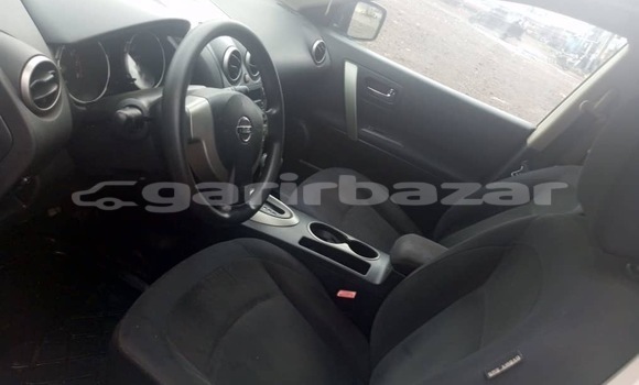 Sayi Na hannu Nissan Rogue White Mota in Douala a Ƙasar Kamaru Sayi Na hannu Nissan Rogue White Mota in Douala a Ƙasar Kamaru