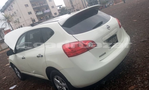 Sayi Na hannu Nissan Rogue White Mota in Douala a Ƙasar Kamaru Sayi Na hannu Nissan Rogue White Mota in Douala a Ƙasar Kamaru