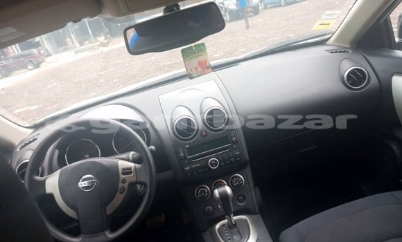 Sayi Na hannu Nissan Rogue White Mota in Douala a Ƙasar Kamaru Sayi Na hannu Nissan Rogue White Mota in Douala a Ƙasar Kamaru