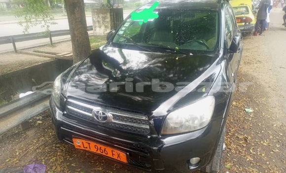 Sayi Na hannu Toyota RAV4 Black Mota in Douala a Ƙasar Kamaru Sayi Na hannu Toyota RAV4 Black Mota in Douala a Ƙasar Kamaru