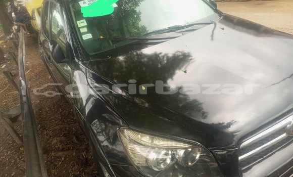 Sayi Na hannu Toyota RAV4 Black Mota in Douala a Ƙasar Kamaru Sayi Na hannu Toyota RAV4 Black Mota in Douala a Ƙasar Kamaru