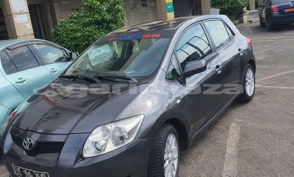 Sayi Na hannu Toyota Auris Sauran Mota in Douala a Ƙasar Kamaru Sayi Na hannu Toyota Auris Sauran Mota in Douala a Ƙasar Kamaru