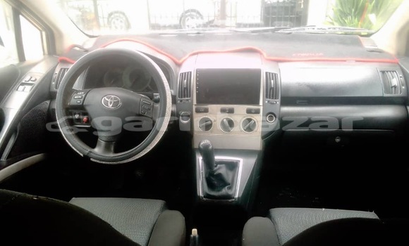 Acheter Neuf Voiture Toyota Corolla Verso Gris à Douala, Littoral Cameroon Acheter Neuf Voiture Toyota Corolla Verso Gris à Douala, Littoral Cameroon