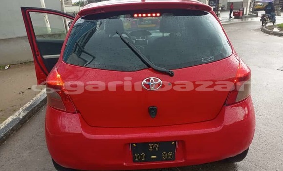 Sayi Na hannu Toyota Vitz Red Mota in Douala a Ƙasar Kamaru Sayi Na hannu Toyota Vitz Red Mota in Douala a Ƙasar Kamaru