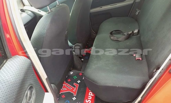 Sayi Na hannu Toyota Vitz Red Mota in Douala a Ƙasar Kamaru Sayi Na hannu Toyota Vitz Red Mota in Douala a Ƙasar Kamaru