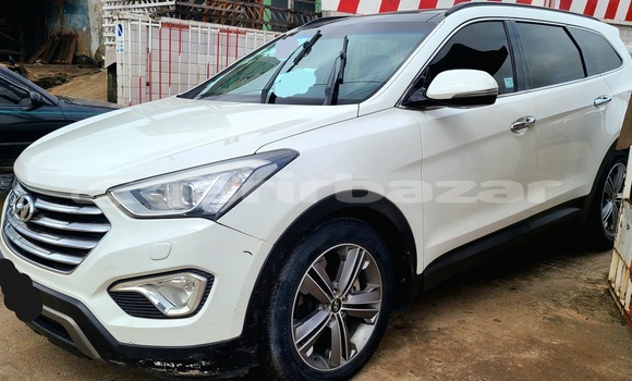 Acheter Neuf Voiture Hyundai Santa Fe Blanc à Douala, Littoral Cameroon Acheter Neuf Voiture Hyundai Santa Fe Blanc à Douala, Littoral Cameroon