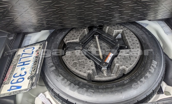 Sayi Sabo Toyota RAV4 White Mota in Douala a Ƙasar Kamaru Sayi Sabo Toyota RAV4 White Mota in Douala a Ƙasar Kamaru