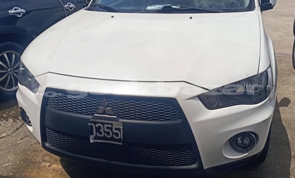 Buy New Mitsubishi Outlander White Car in Douala in Littoral Cameroon Buy New Mitsubishi Outlander White Car in Douala in Littoral Cameroon