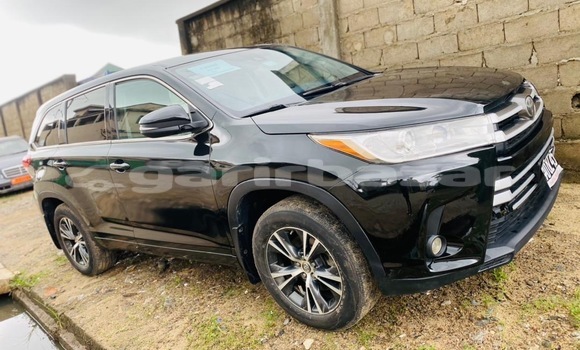 Acheter Occasion Voiture Toyota Highlander Noir à Douala, Littoral Cameroon Acheter Occasion Voiture Toyota Highlander Noir à Douala, Littoral Cameroon