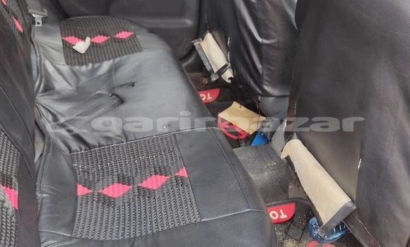 Acheter Occasion Voiture Toyota Yaris Rouge à Douala, Littoral Cameroon Acheter Occasion Voiture Toyota Yaris Rouge à Douala, Littoral Cameroon