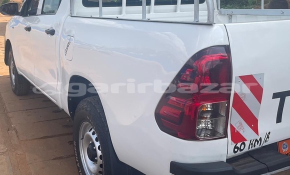 Acheter Occasion Voiture Toyota Hilux Blanc à Yaoundé, Central Cameroon Acheter Occasion Voiture Toyota Hilux Blanc à Yaoundé, Central Cameroon