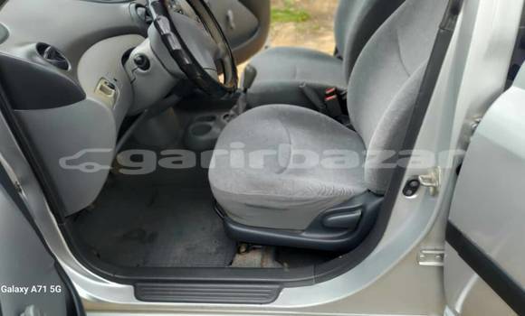 Sayi Na hannu Toyota Yaris Sauran Mota in Yaounde a Babban Kamaru Sayi Na hannu Toyota Yaris Sauran Mota in Yaounde a Babban Kamaru