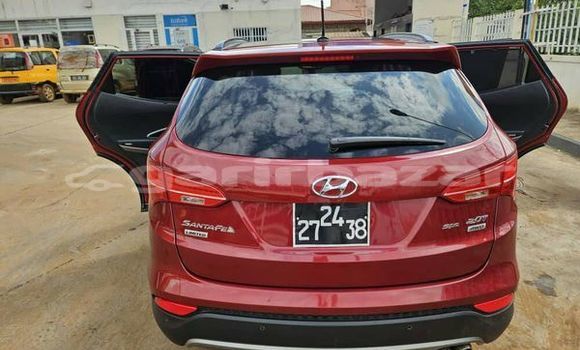 Sayi Na hannu Hyundai Santa Fe Red Mota in Yaounde a Babban Kamaru Sayi Na hannu Hyundai Santa Fe Red Mota in Yaounde a Babban Kamaru