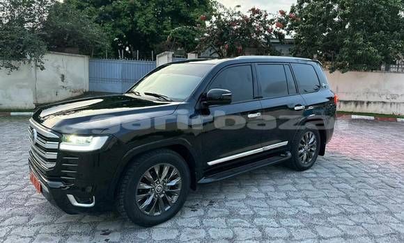 Sayi Na hannu Toyota Land Cruiser Black Mota in Yaounde a Babban Kamaru Sayi Na hannu Toyota Land Cruiser Black Mota in Yaounde a Babban Kamaru