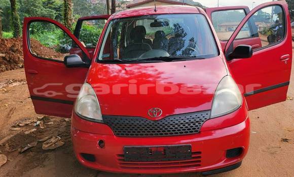 Acheter Occasion Voiture Toyota Yaris Rouge à Bafoussam, West Cameroon Acheter Occasion Voiture Toyota Yaris Rouge à Bafoussam, West Cameroon