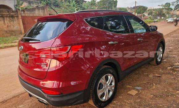Sayi Na hannu Hyundai Santa Fe Red Mota in Bafia a Babban Kamaru Sayi Na hannu Hyundai Santa Fe Red Mota in Bafia a Babban Kamaru