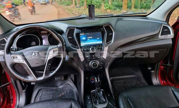 Sayi Na hannu Hyundai Santa Fe Red Mota in Bafia a Babban Kamaru Sayi Na hannu Hyundai Santa Fe Red Mota in Bafia a Babban Kamaru