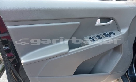 Sayi Na hannu Kia Sportage Black Mota in Douala a Ƙasar Kamaru Sayi Na hannu Kia Sportage Black Mota in Douala a Ƙasar Kamaru