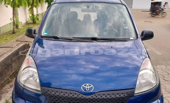 Acheter Occasion Voiture Toyota Yaris Bleu à Bafoussam, West Cameroon Acheter Occasion Voiture Toyota Yaris Bleu à Bafoussam, West Cameroon