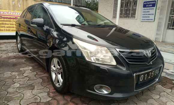 Sayi Na hannu Toyota Avensis Black Mota in Douala a Ƙasar Kamaru Sayi Na hannu Toyota Avensis Black Mota in Douala a Ƙasar Kamaru