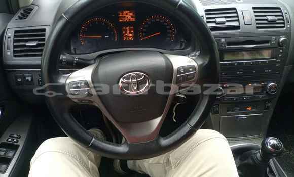 Sayi Na hannu Toyota Avensis Black Mota in Douala a Ƙasar Kamaru Sayi Na hannu Toyota Avensis Black Mota in Douala a Ƙasar Kamaru