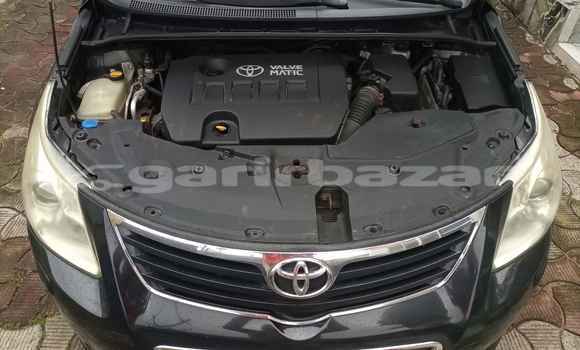 Sayi Na hannu Toyota Avensis Black Mota in Douala a Ƙasar Kamaru Sayi Na hannu Toyota Avensis Black Mota in Douala a Ƙasar Kamaru