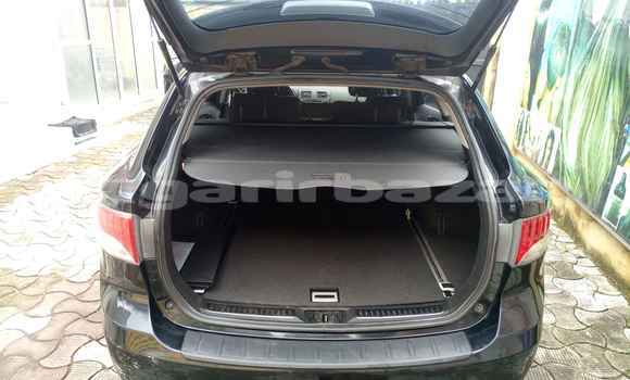 Sayi Na hannu Toyota Avensis Black Mota in Douala a Ƙasar Kamaru Sayi Na hannu Toyota Avensis Black Mota in Douala a Ƙasar Kamaru