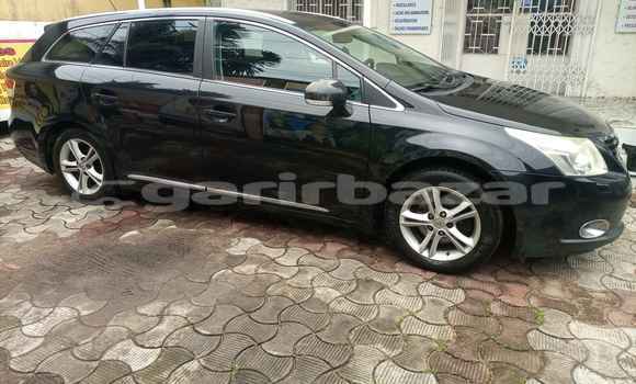 Sayi Na hannu Toyota Avensis Black Mota in Douala a Ƙasar Kamaru Sayi Na hannu Toyota Avensis Black Mota in Douala a Ƙasar Kamaru