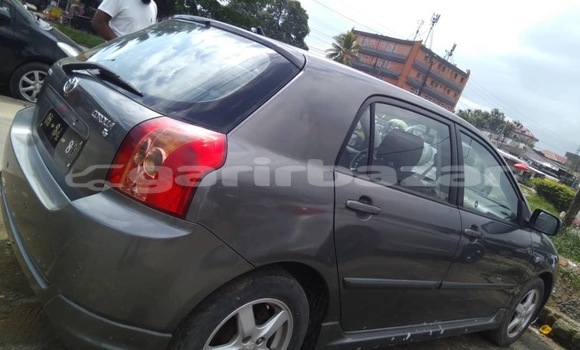 Sayi Na hannu Toyota Corolla Sauran Mota in Douala a Ƙasar Kamaru