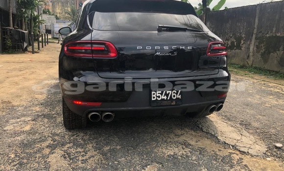 Sayi Sabo Porsche Cayenne Black Mota in Douala a Ƙasar Kamaru Sayi Sabo Porsche Cayenne Black Mota in Douala a Ƙasar Kamaru