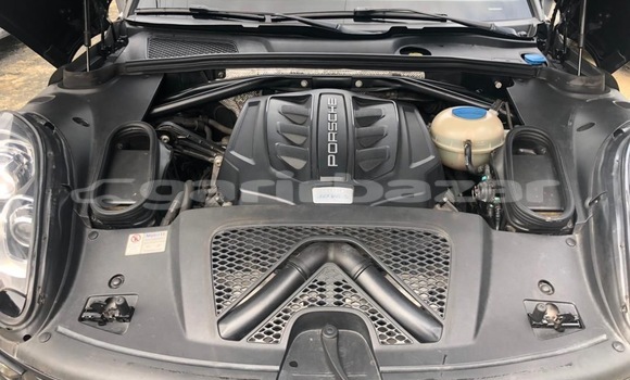 Sayi Sabo Porsche Cayenne Black Mota in Douala a Ƙasar Kamaru Sayi Sabo Porsche Cayenne Black Mota in Douala a Ƙasar Kamaru