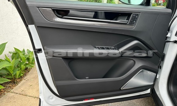 Buy New Porsche Cayenne White Car in Douala in Littoral Cameroon Buy New Porsche Cayenne White Car in Douala in Littoral Cameroon