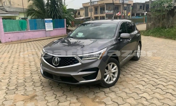Sayi Na hannu Acura RDX Azurfa Mota in Douala a Ƙasar Kamaru