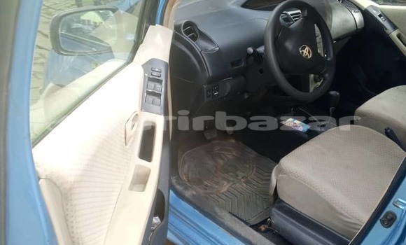 Buy Used Toyota Vitz Blue Car in Douala in Littoral Cameroon