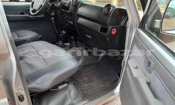 Sayi Sabo Toyota Land Cruiser Sauran Mota in Yaounde a Babban Kamaru Sayi Sabo Toyota Land Cruiser Sauran Mota in Yaounde a Babban Kamaru