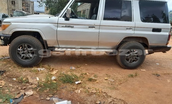 Sayi Sabo Toyota Land Cruiser Sauran Mota in Yaounde a Babban Kamaru Sayi Sabo Toyota Land Cruiser Sauran Mota in Yaounde a Babban Kamaru