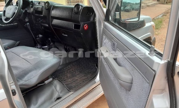 Sayi Sabo Toyota Land Cruiser Sauran Mota in Yaounde a Babban Kamaru Sayi Sabo Toyota Land Cruiser Sauran Mota in Yaounde a Babban Kamaru